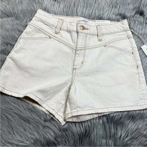 Universal Thread Target Vintage Midi Ecru Shorts Size 2 - Picture 2 of 5